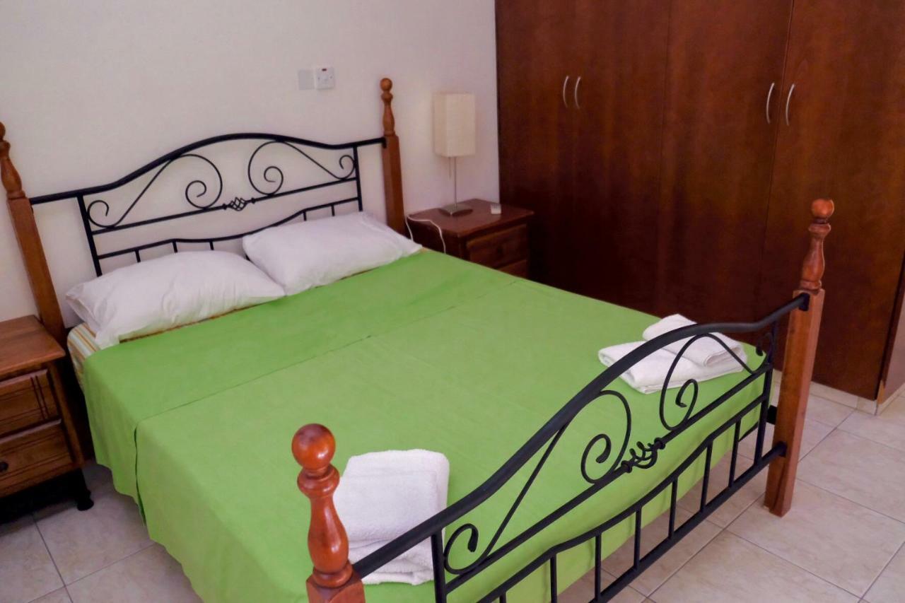 Villa On The First Line Peyia Ngoại thất bức ảnh